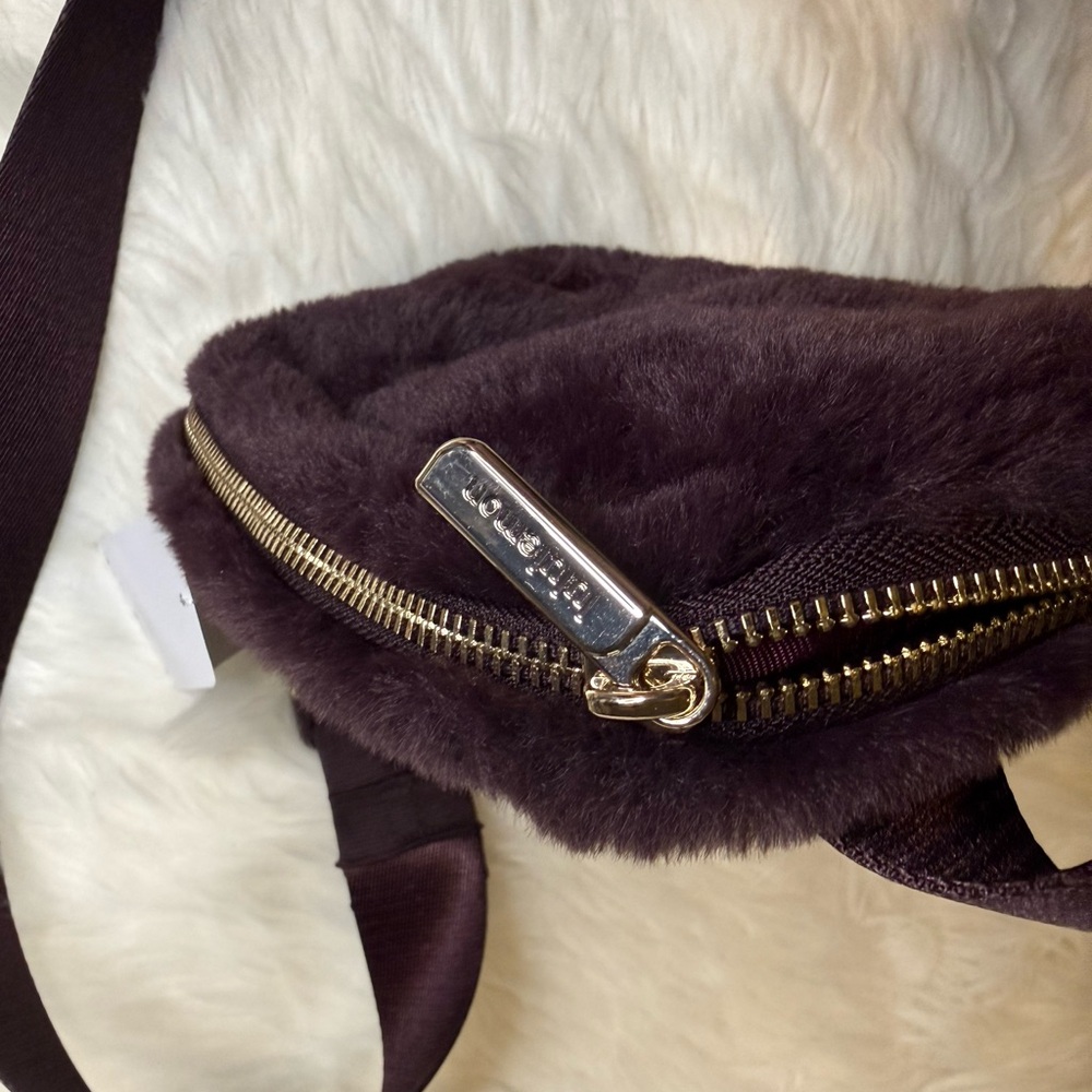 Lululemon Everywhere Belt Bag Plush Fleece Fur BLPM GOLD New - Picture 4 of 5